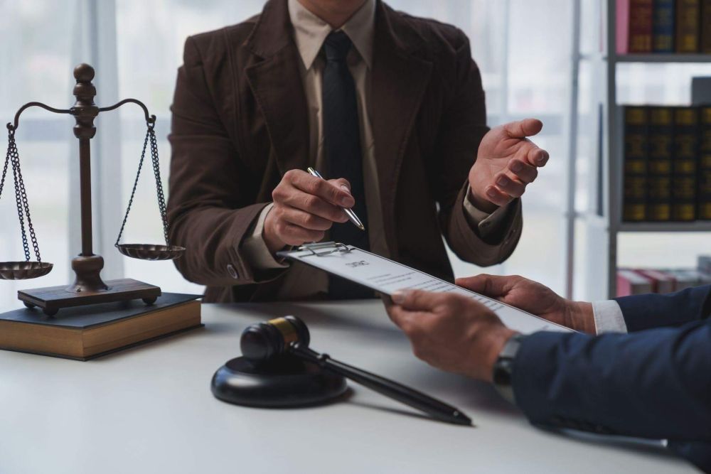 Attorney helping with a will