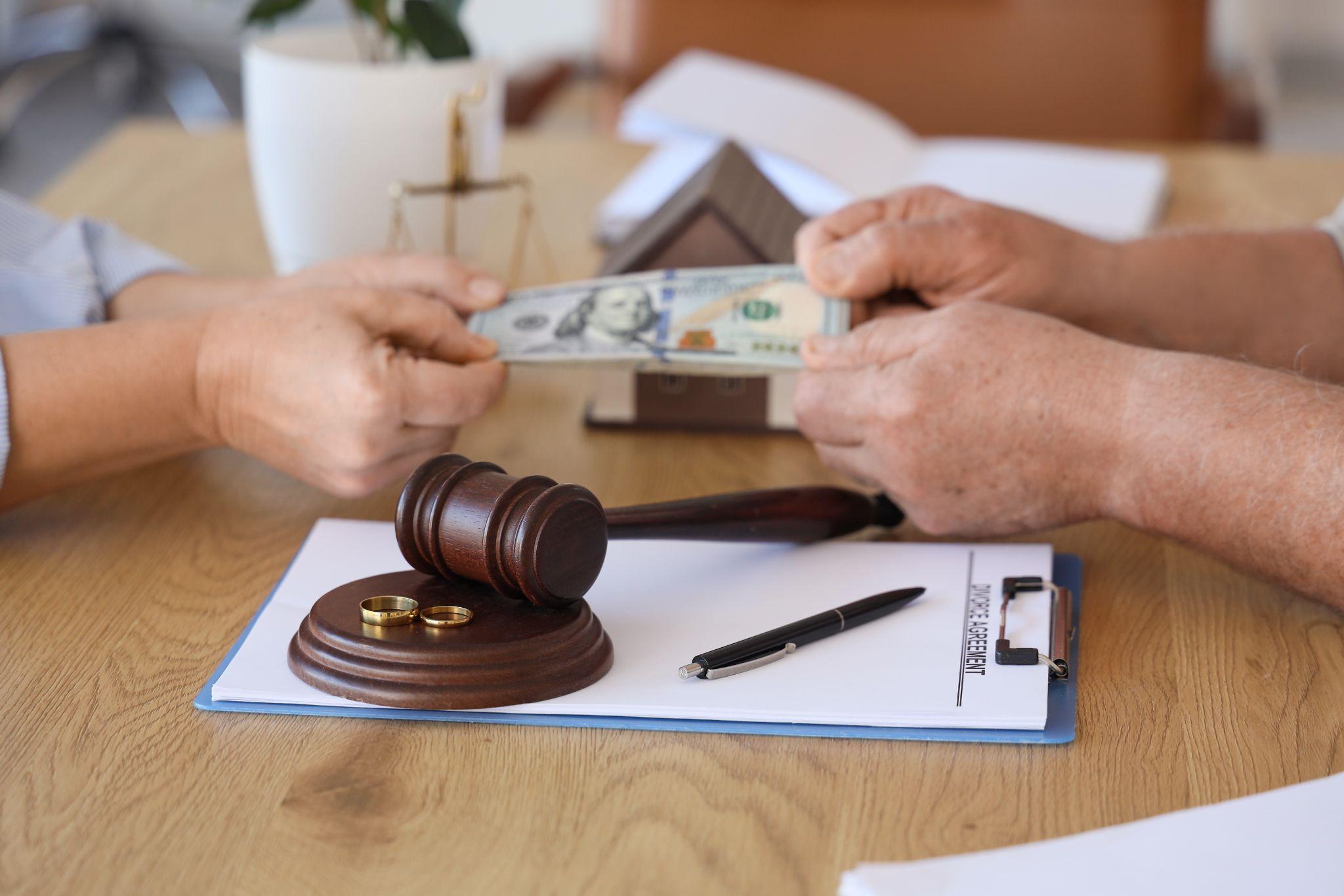 Divorce fight over alimony